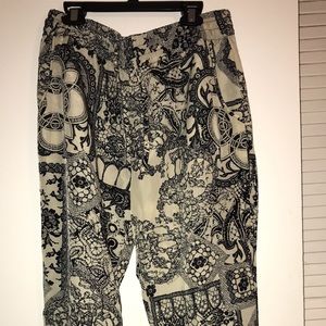 Women black printed joggers